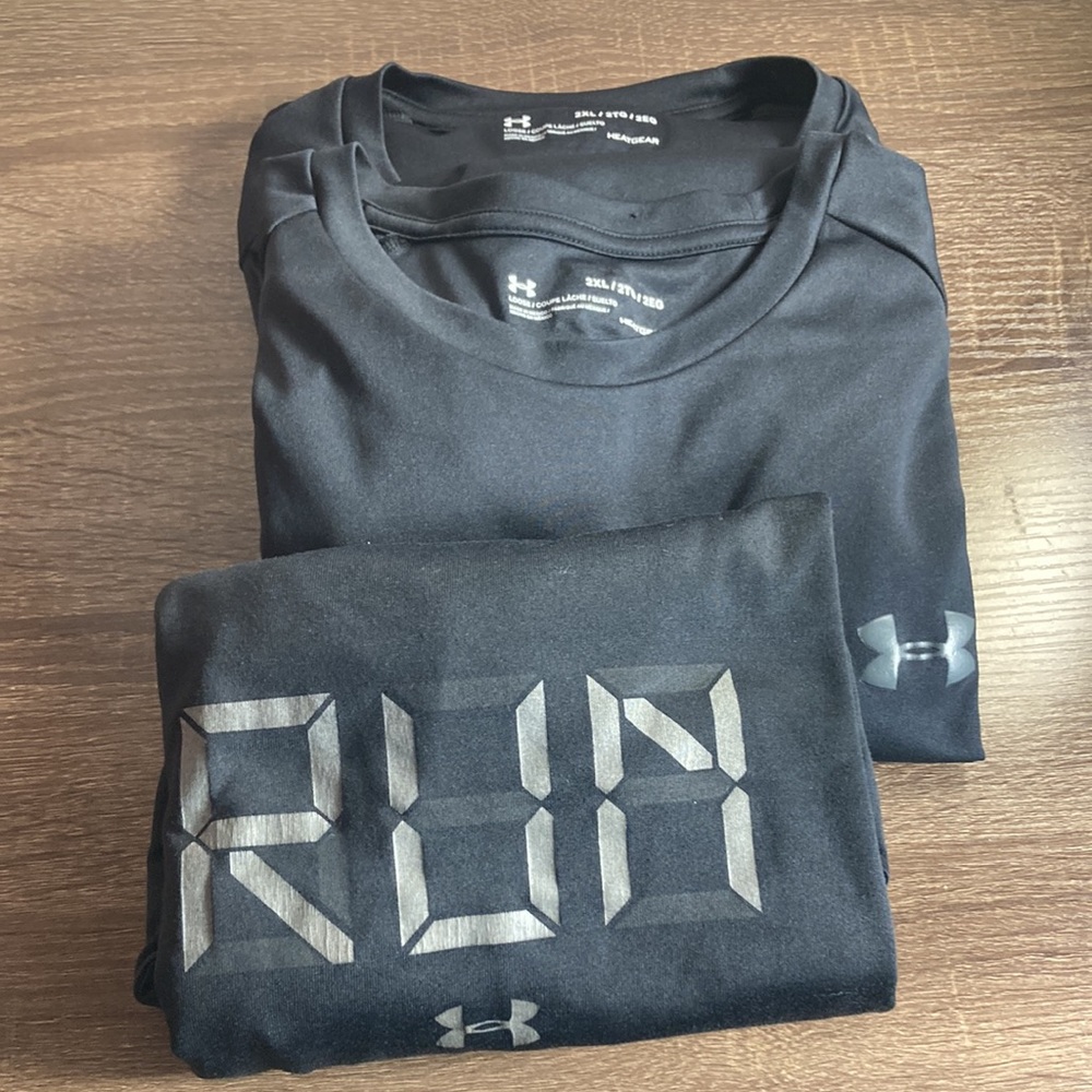 Mens Bundle of 3 2XL Black Under Armour Hear Gear Shirts